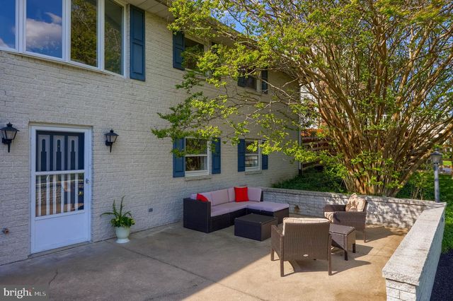 1260 CLOVERTON DR, Columbia, PA 17512