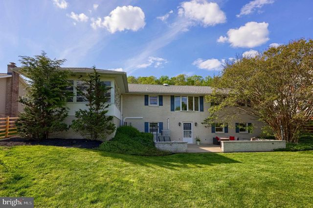 1260 CLOVERTON DR, Columbia, PA 17512