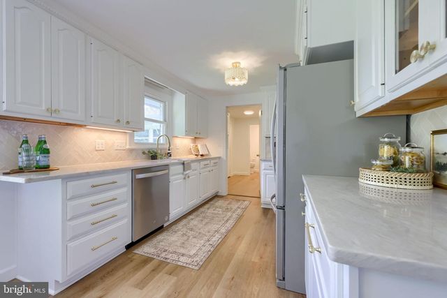 1260 CLOVERTON DR, Columbia, PA 17512