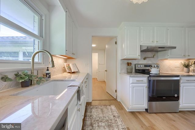 1260 CLOVERTON DR, Columbia, PA 17512