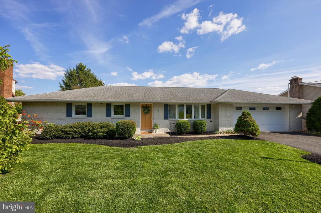 1260 CLOVERTON DR, Columbia, PA 17512