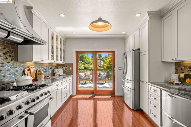 791 Santa Ray Avenue, Oakland, CA 94610