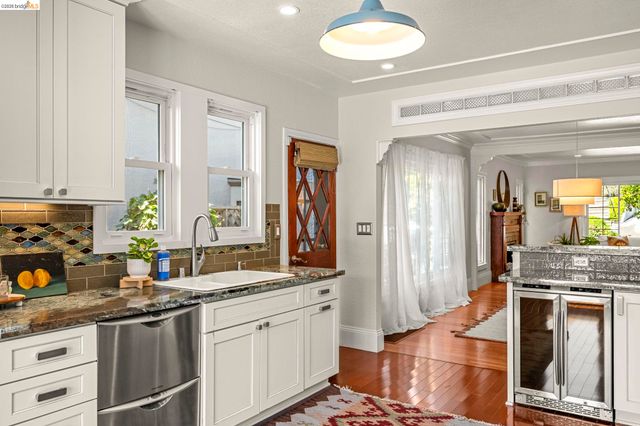 791 Santa Ray Avenue, Oakland, CA 94610