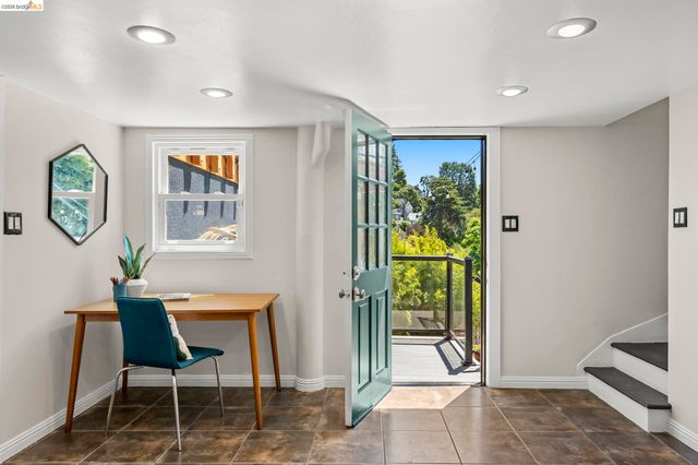 791 Santa Ray Avenue, Oakland, CA 94610