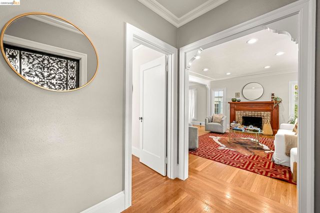 791 Santa Ray Avenue, Oakland, CA 94610