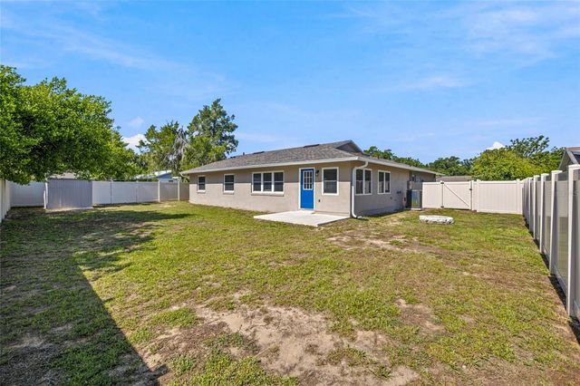21 OAK COURT, Eustis, FL 32726