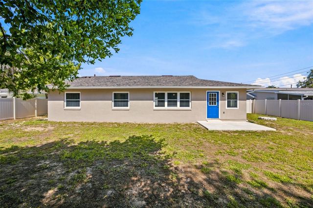 21 OAK COURT, Eustis, FL 32726