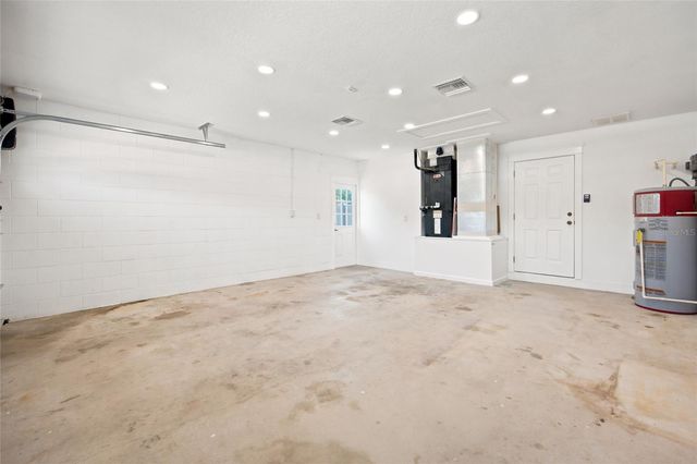21 OAK COURT, Eustis, FL 32726