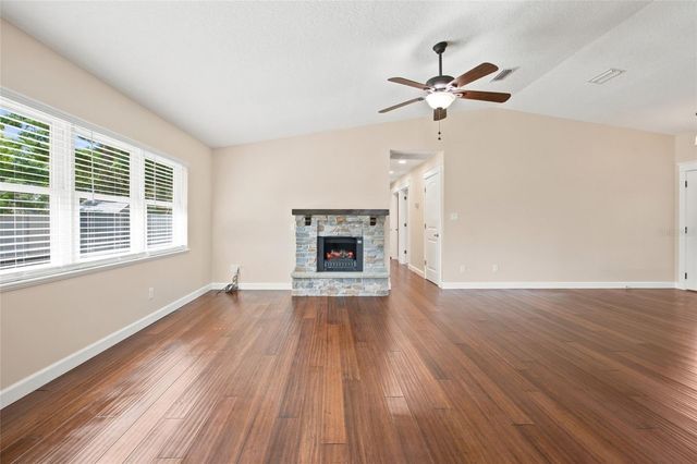 21 OAK COURT, Eustis, FL 32726