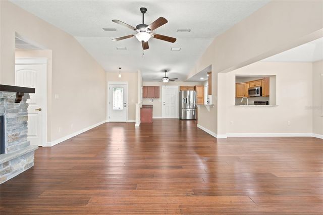 21 OAK COURT, Eustis, FL 32726