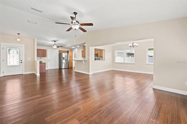 21 OAK COURT, Eustis, FL 32726