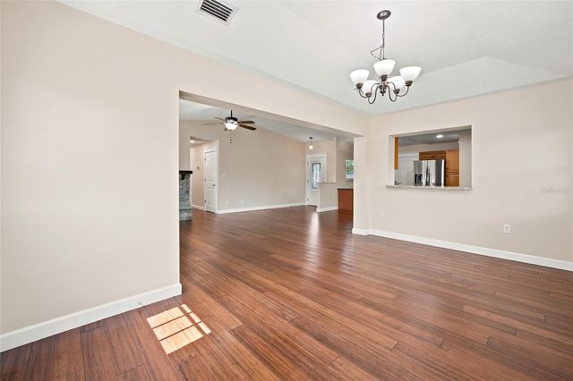 21 OAK COURT, Eustis, FL 32726