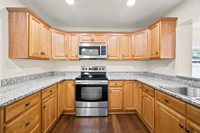 21 OAK COURT, Eustis, FL 32726