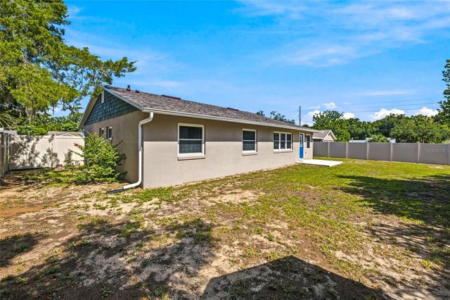 21 OAK COURT, Eustis, FL 32726