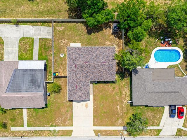 21 OAK COURT, Eustis, FL 32726