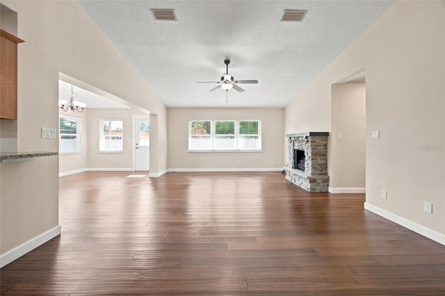 21 OAK COURT, Eustis, FL 32726