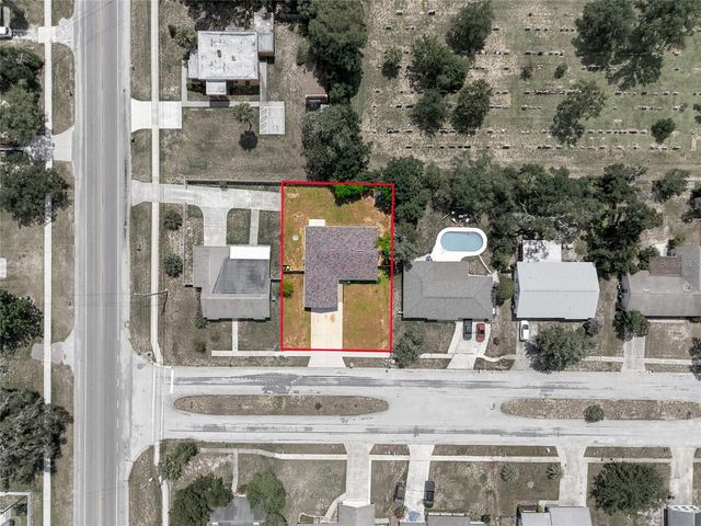21 OAK COURT, Eustis, FL 32726