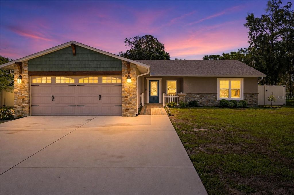 21 OAK COURT, Eustis, FL 32726