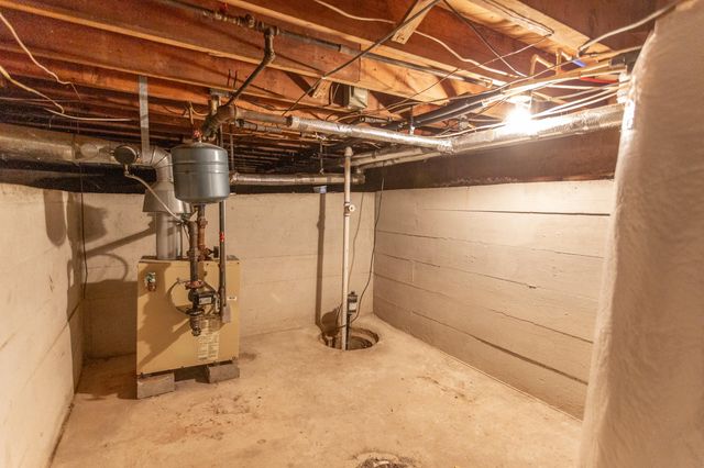 601 E Main Street, La Crosse, IN 46348