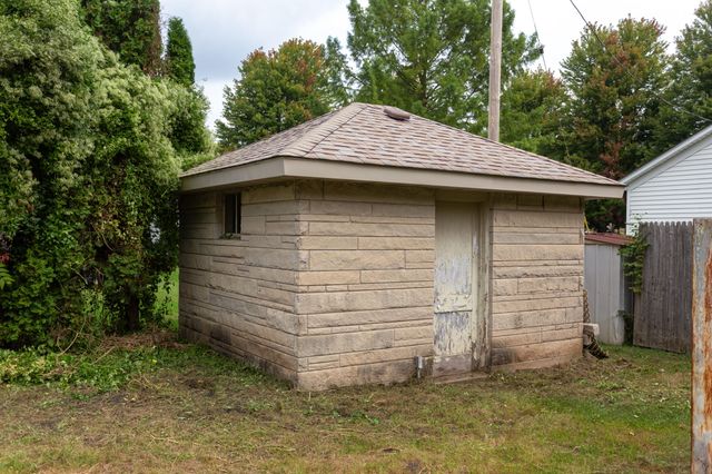 601 E Main Street, La Crosse, IN 46348