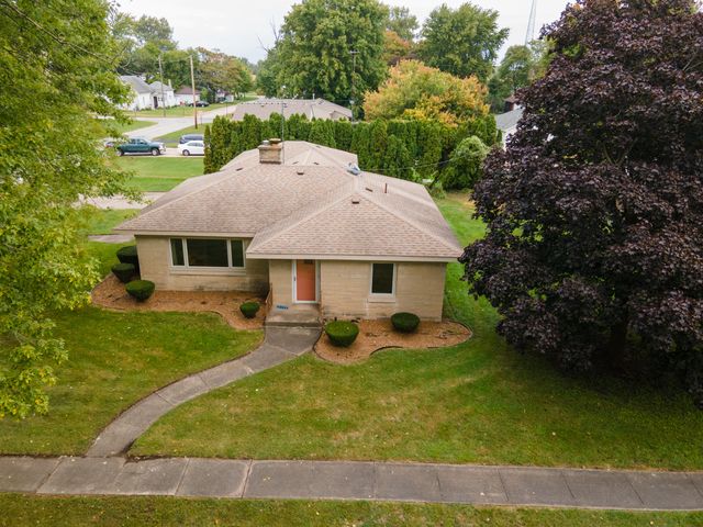 601 E Main Street, La Crosse, IN 46348