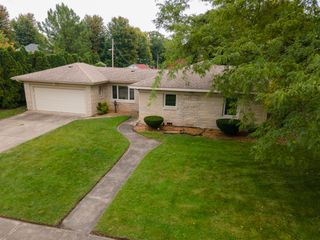 601 E Main Street, La Crosse, IN 46348