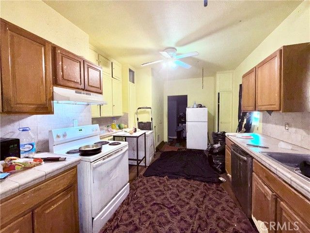 13407 Aster, Trona, CA 93562