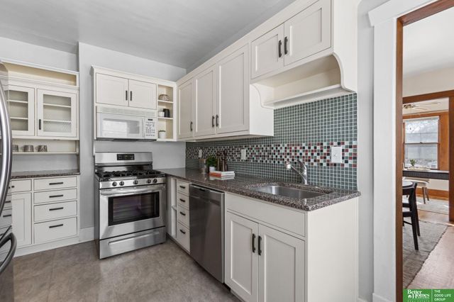 3079 S 34th Street, Omaha, NE 68105