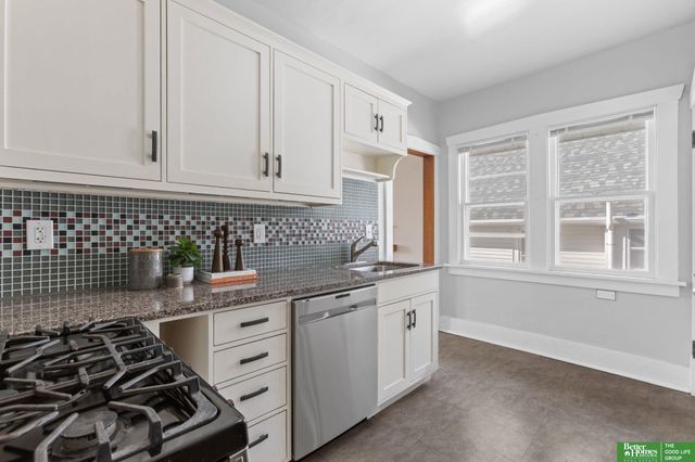 3079 S 34th Street, Omaha, NE 68105