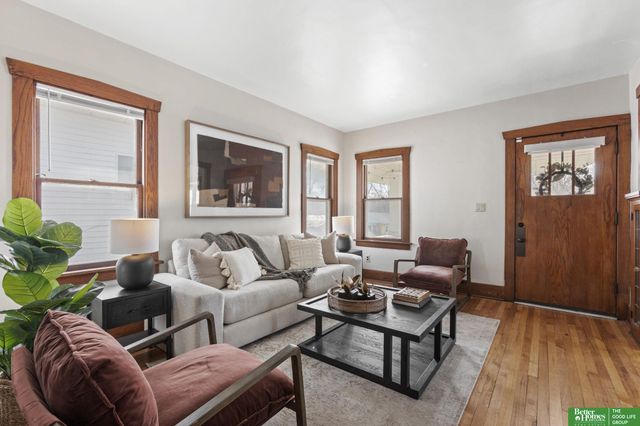 3079 S 34th Street, Omaha, NE 68105