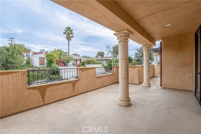10523 Ashton Avenue 202, Los Angeles, CA 90024