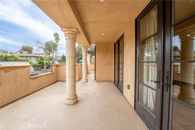 10523 Ashton Avenue 202, Los Angeles, CA 90024