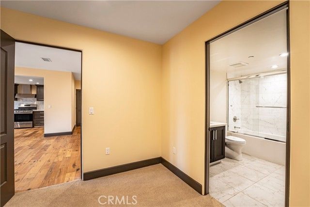 10523 Ashton Avenue 202, Los Angeles, CA 90024