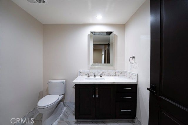 10523 Ashton Avenue 202, Los Angeles, CA 90024