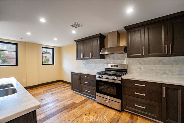 10523 Ashton Avenue 202, Los Angeles, CA 90024