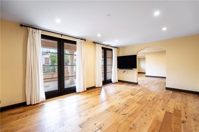 10523 Ashton Avenue 202, Los Angeles, CA 90024