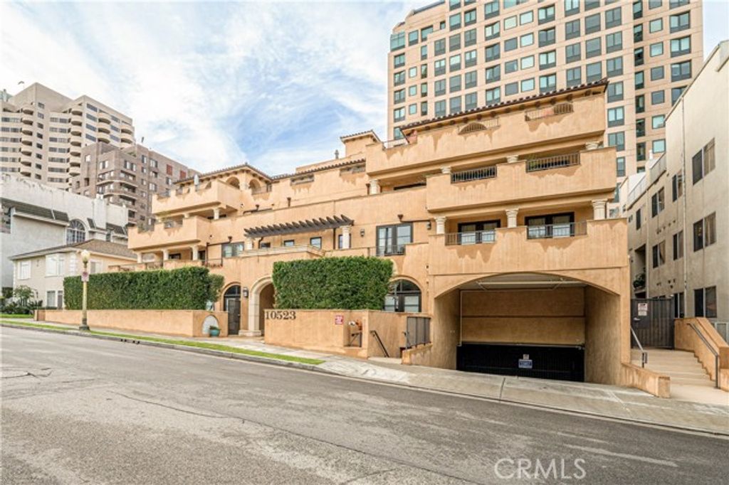 10523 Ashton Avenue 202, Los Angeles, CA 90024