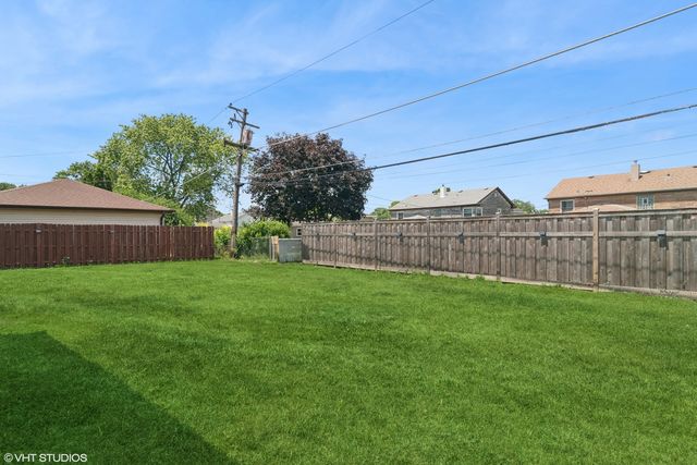 8024 W Charmaine Road, Norridge, IL 60706