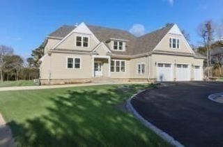 18 Pleasant Park Dr, Mashpee, MA 02649