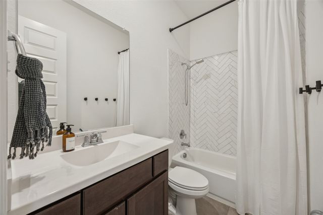 448 Wildwood Court, Waxahachie, TX 75165