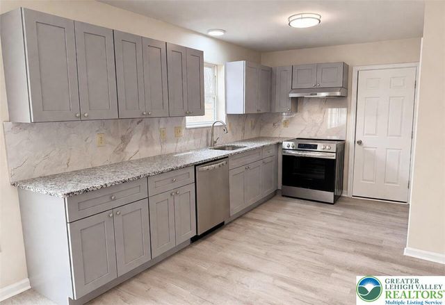 94 Oneida Trail, Penn Forest Twp, PA 18210