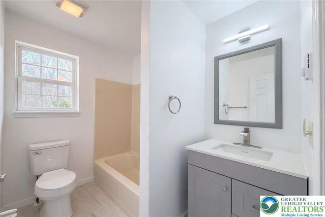 94 Oneida Trail, Penn Forest Twp, PA 18210