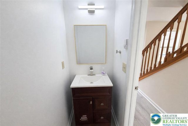 94 Oneida Trail, Penn Forest Twp, PA 18210