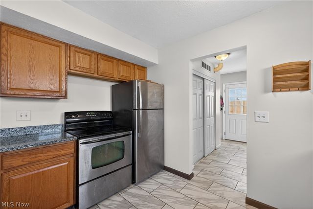 980 E 347th Street, Eastlake, OH 44095