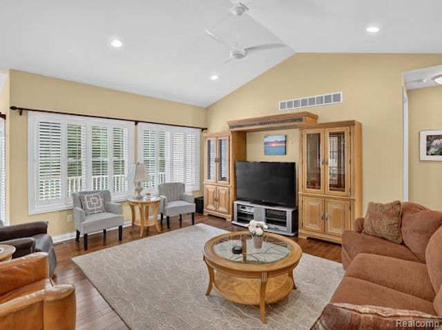12347 Worthington Court, Grand Blanc, MI 48439