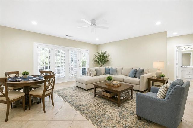 2318 Saint Davids Square NW 14, Kennesaw, GA 30152