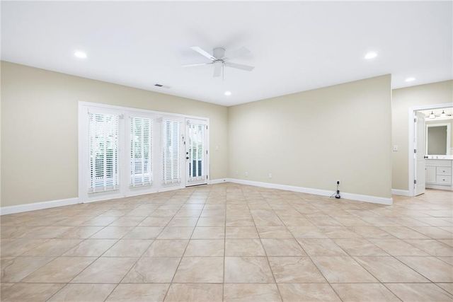 2318 Saint Davids Square NW 14, Kennesaw, GA 30152