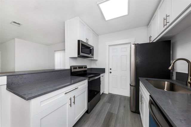 360 57TH STREET N, St Petersburg, FL 33710