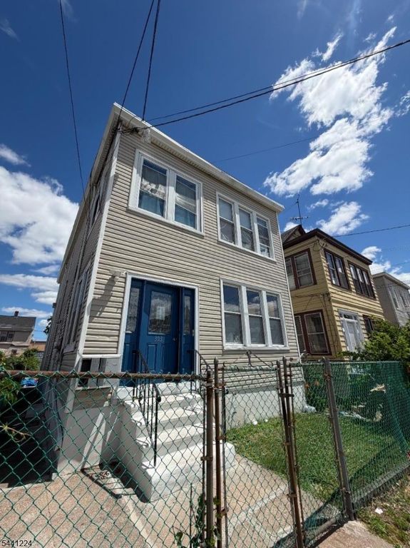 393 Madison Ave 3, Paterson City, NJ 07524