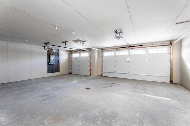 10311 Burgundy Drive, Horace, ND 58047